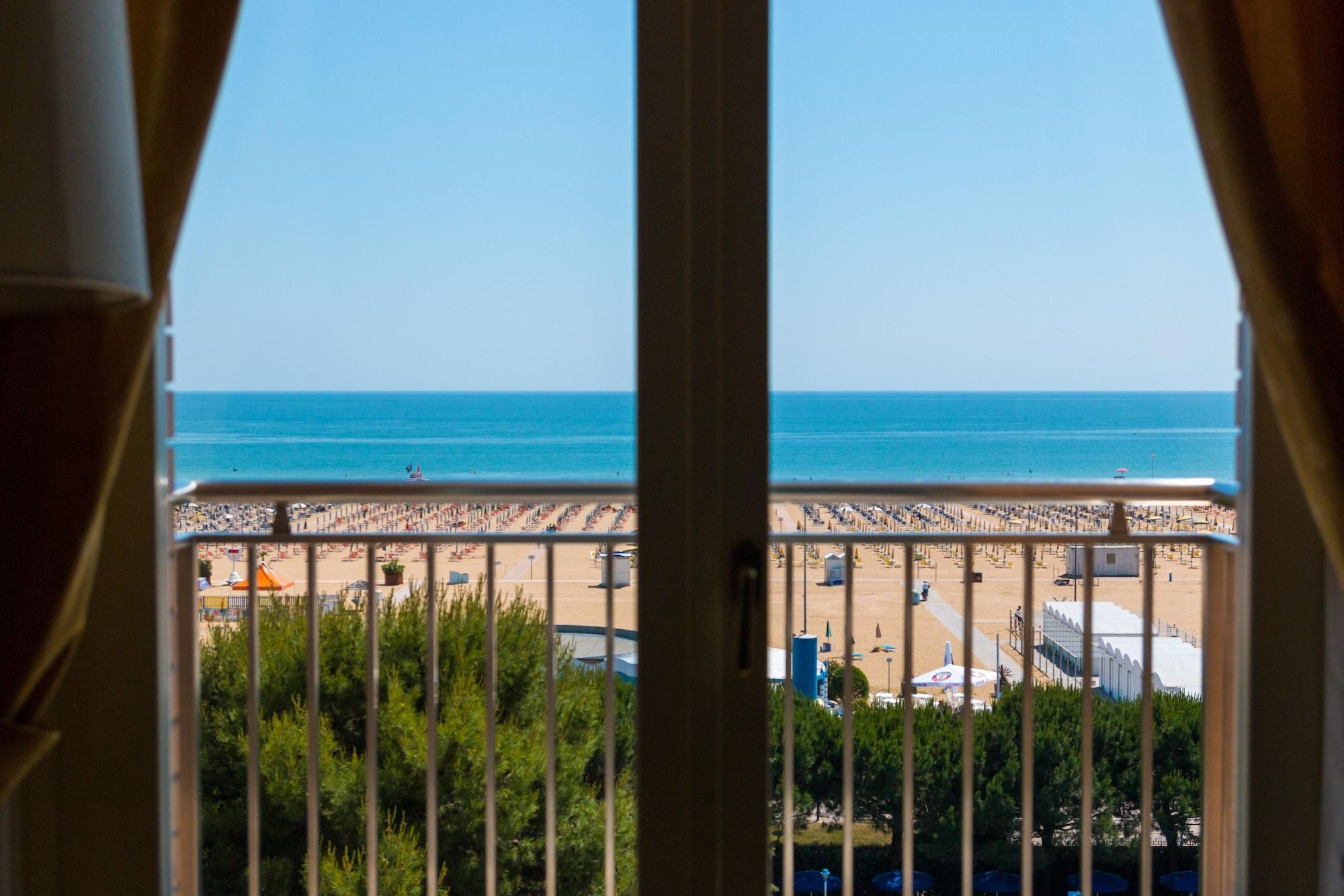 Hotel Principe Bibione Bagian luar foto